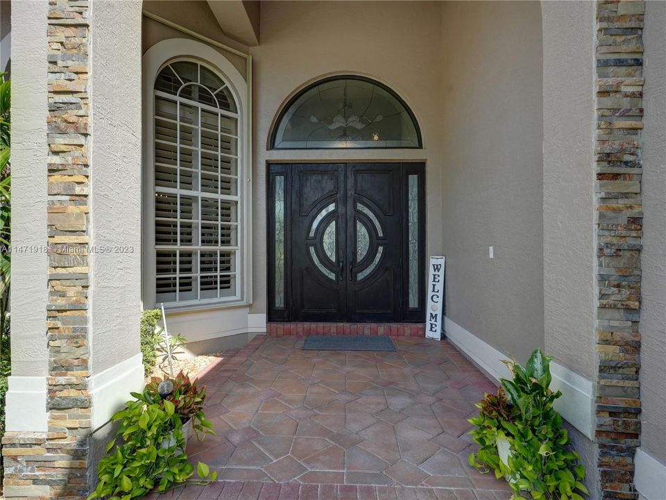 Recently Sold: $2,699,000 (5 beds, 5 baths, 5000 Square Feet)