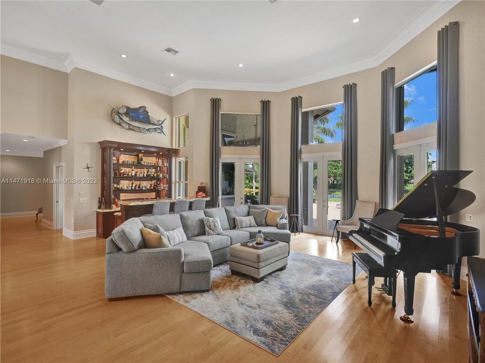 Recently Sold: $2,699,000 (5 beds, 5 baths, 5000 Square Feet)