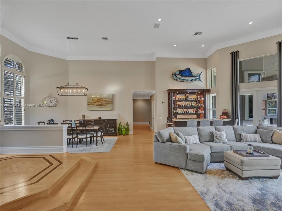Recently Sold: $2,699,000 (5 beds, 5 baths, 5000 Square Feet)