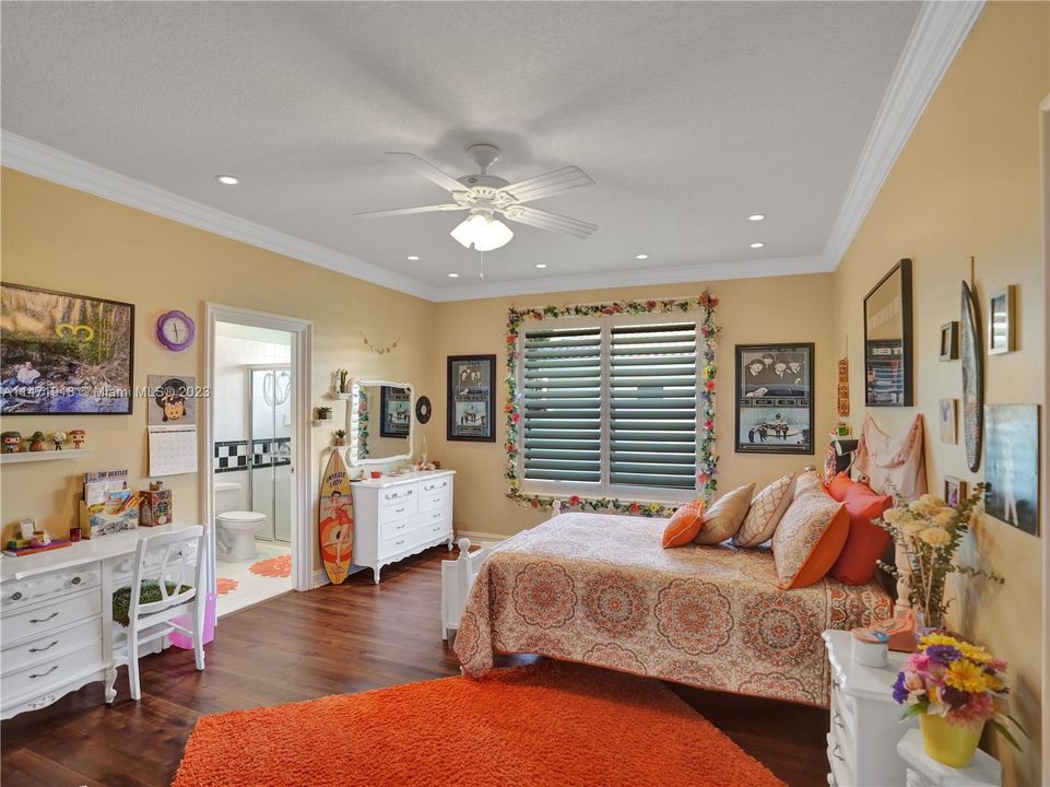 Recently Sold: $2,699,000 (5 beds, 5 baths, 5000 Square Feet)