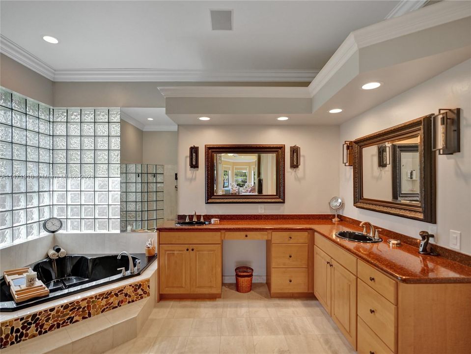 Recently Sold: $2,699,000 (5 beds, 5 baths, 5000 Square Feet)