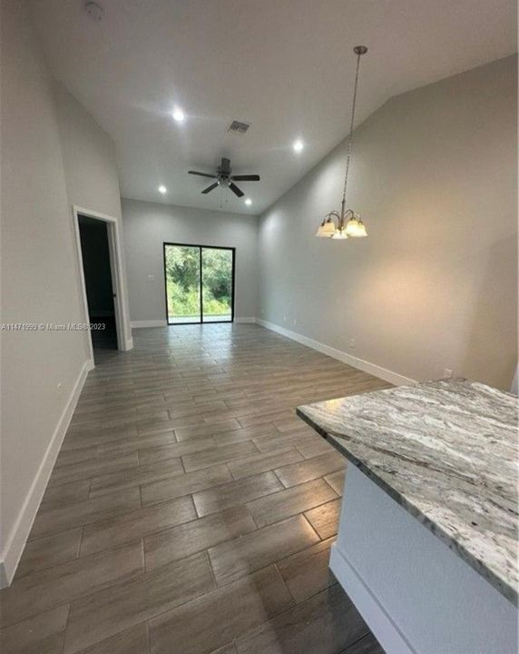 Recently Rented: $2,300 (3 beds, 2 baths, 1199 Square Feet)