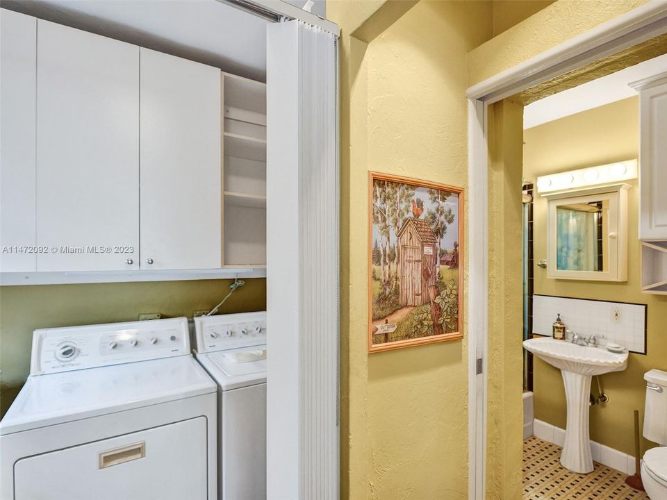 Recently Sold: $1,575,000 (1 beds, 2 baths, 1088 Square Feet)
