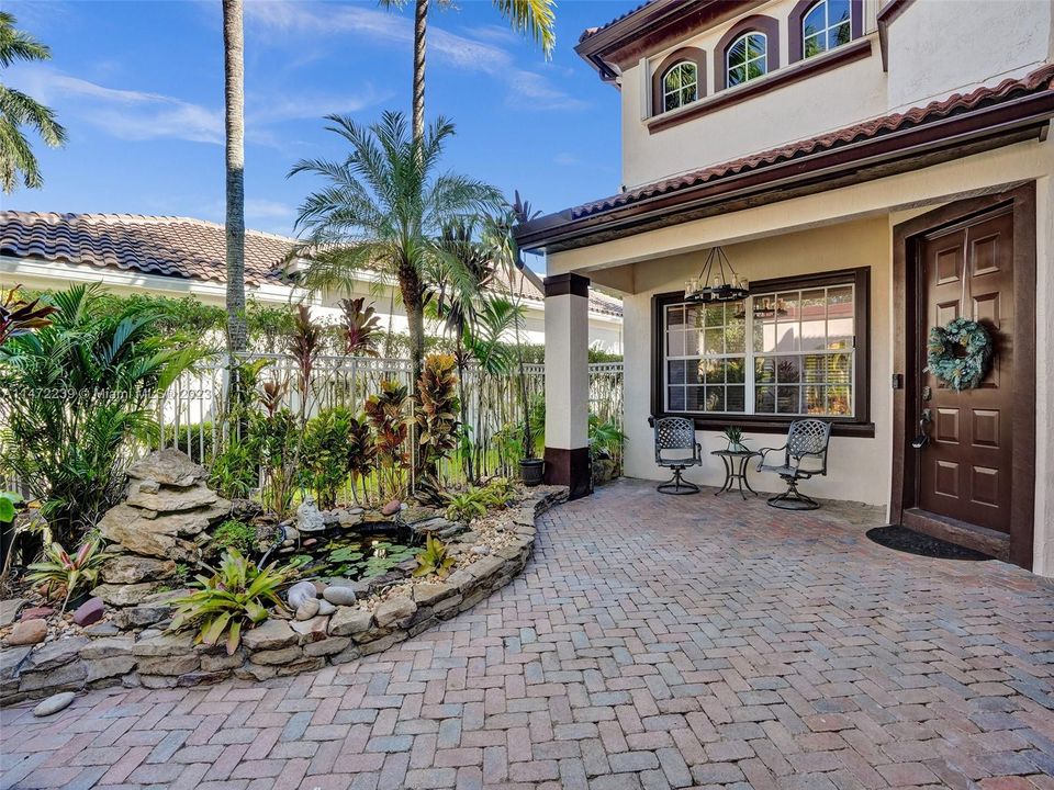 Recently Sold: $1,150,000 (5 beds, 4 baths, 3949 Square Feet)