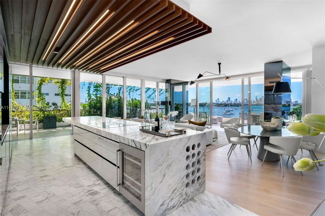 Недавно продано: $6,800,000 (3 спален, 3 ванн, 2658 Квадратных фут)