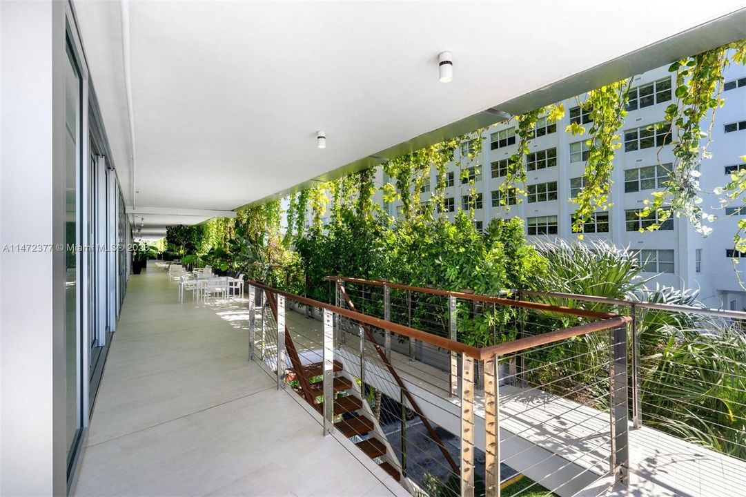 Недавно продано: $6,800,000 (3 спален, 3 ванн, 2658 Квадратных фут)