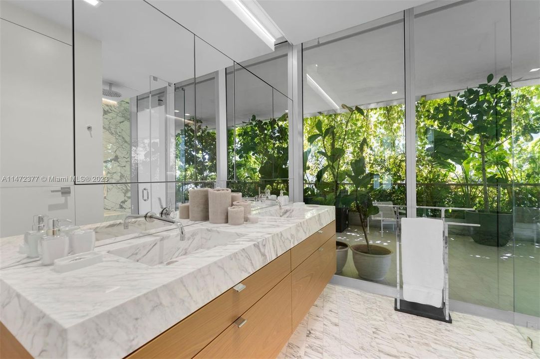 Недавно продано: $6,800,000 (3 спален, 3 ванн, 2658 Квадратных фут)