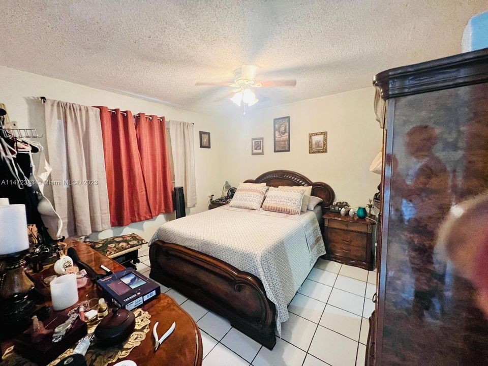 Недавно продано: $249,000 (2 спален, 2 ванн, 1000 Квадратных фут)