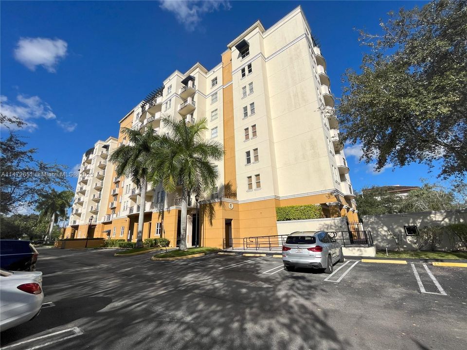 Recently Sold: $470,000 (2 beds, 2 baths, 1142 Square Feet)