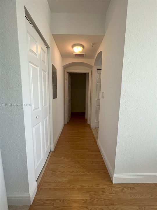 Recently Sold: $470,000 (2 beds, 2 baths, 1142 Square Feet)