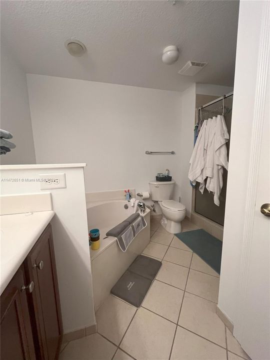 Recently Sold: $470,000 (2 beds, 2 baths, 1142 Square Feet)