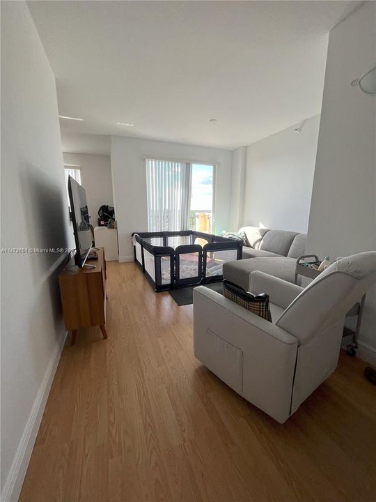 Recently Sold: $470,000 (2 beds, 2 baths, 1142 Square Feet)