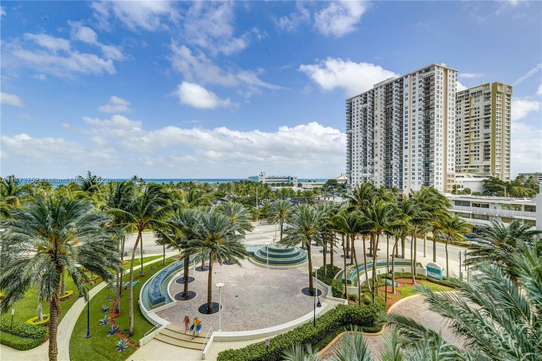 Recently Sold: $2,195,000 (3 beds, 3 baths, 2027 Square Feet)