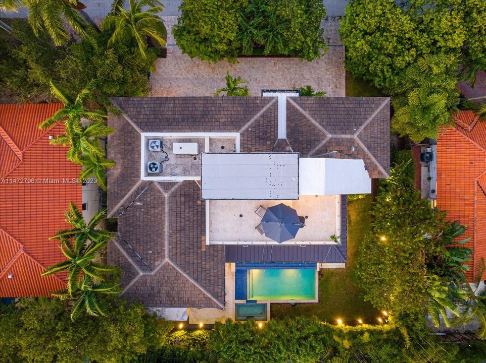 Recently Sold: $7,795,000 (6 beds, 6 baths, 4225 Square Feet)