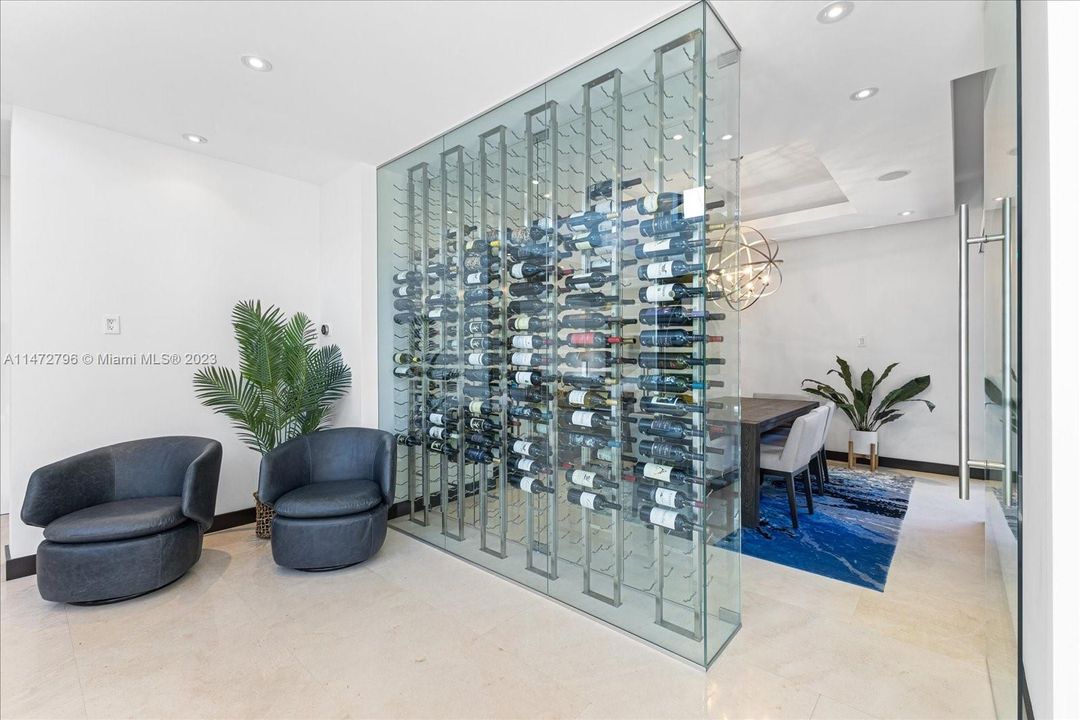 Recently Sold: $7,795,000 (6 beds, 6 baths, 4225 Square Feet)