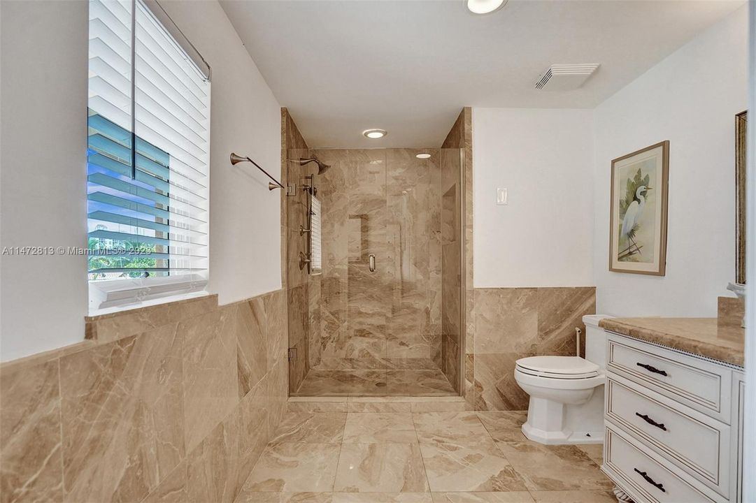 Недавно арендовано: $19,000 (5 спален, 5 ванн, 4048 Квадратных фут)