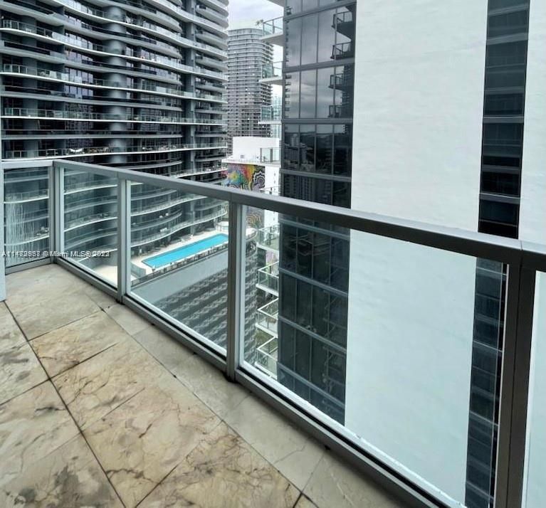 Recently Rented: $2,700 (0 beds, 1 baths, 604 Square Feet)