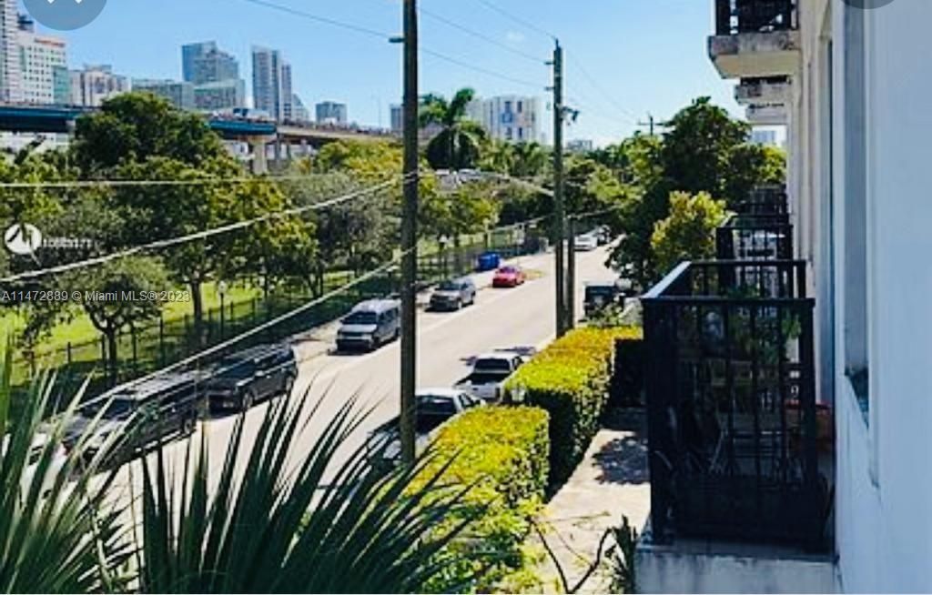 Recently Rented: $2,290 (2 beds, 1 baths, 813 Square Feet)