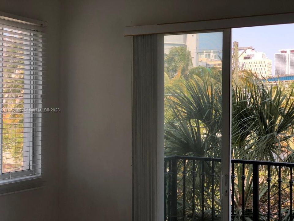 Recently Rented: $2,290 (2 beds, 1 baths, 813 Square Feet)