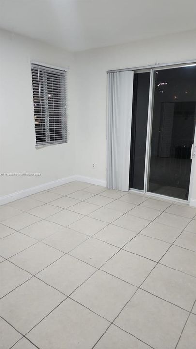 Recently Rented: $2,290 (2 beds, 1 baths, 813 Square Feet)