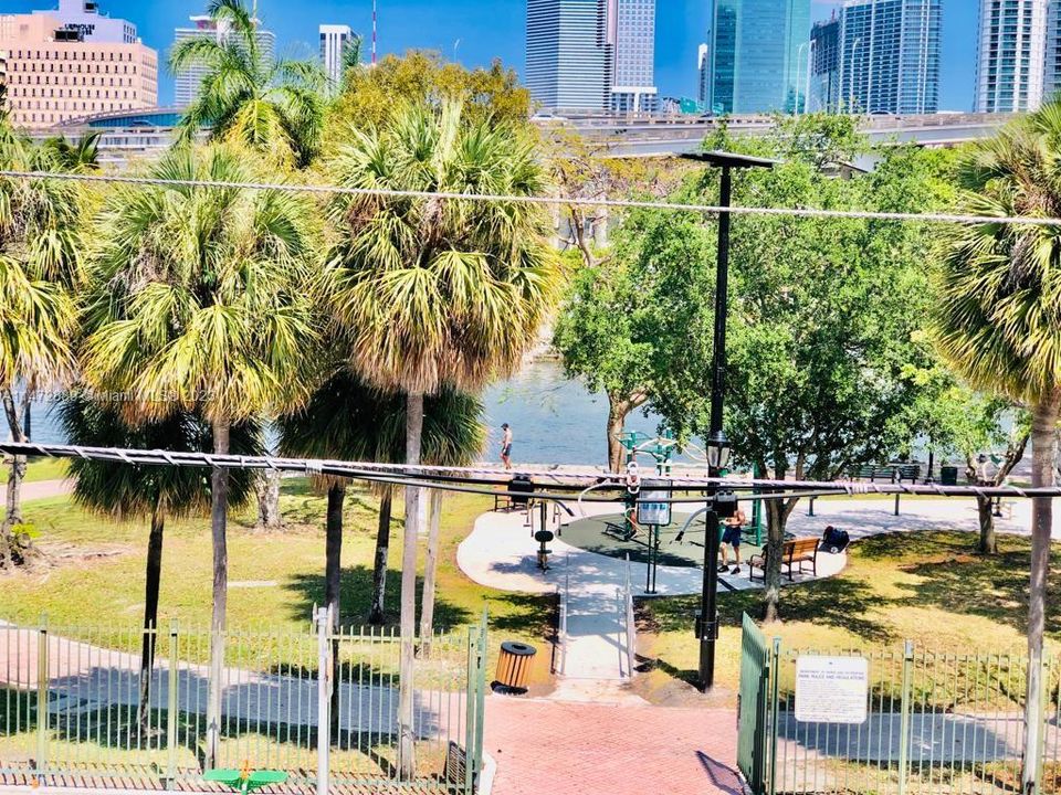 Recently Rented: $2,290 (2 beds, 1 baths, 813 Square Feet)