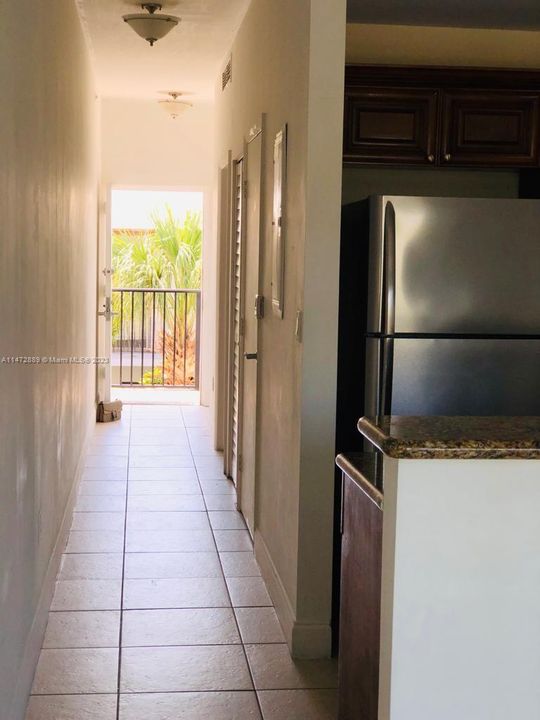 Recently Rented: $2,290 (2 beds, 1 baths, 813 Square Feet)