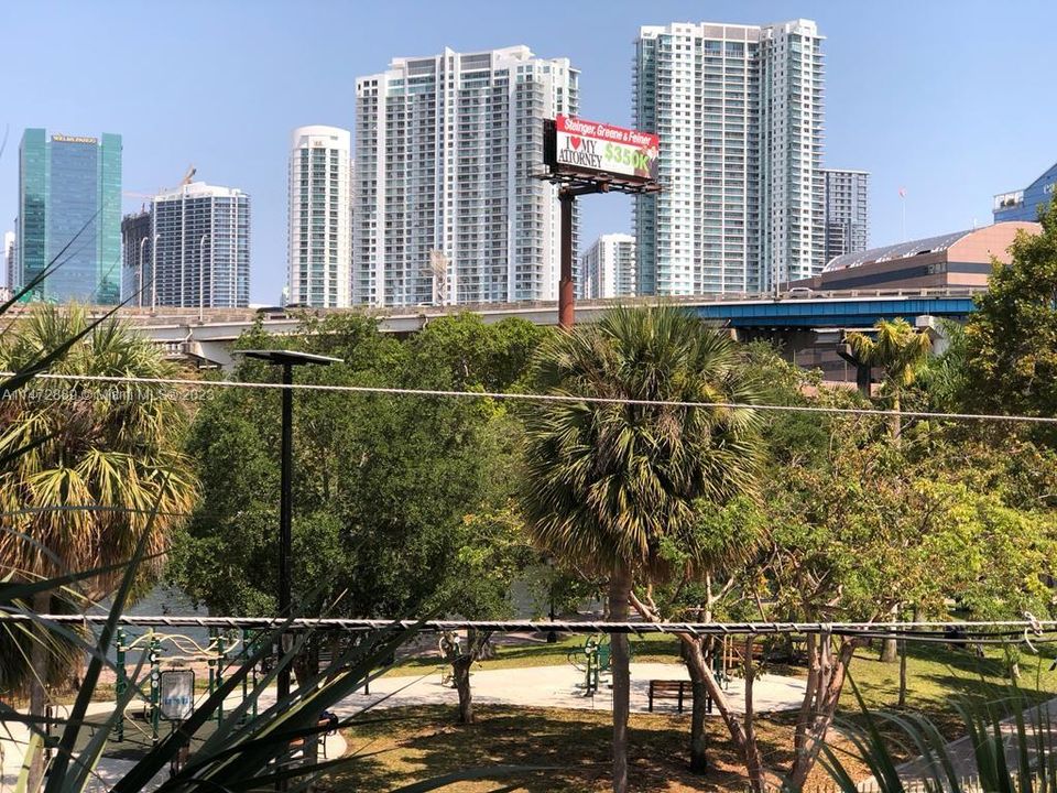 Recently Rented: $2,290 (2 beds, 1 baths, 813 Square Feet)