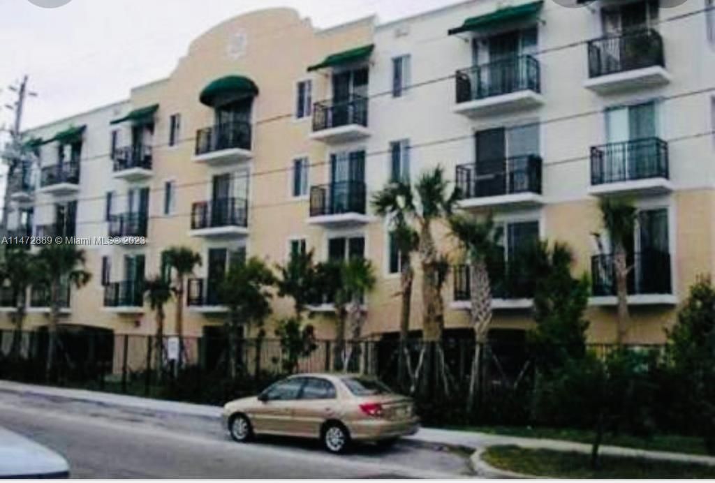 Recently Rented: $2,290 (2 beds, 1 baths, 813 Square Feet)