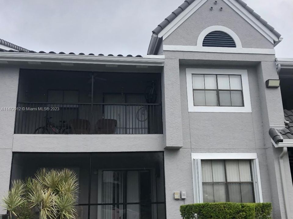 Recently Sold: $265,000 (1 beds, 1 baths, 820 Square Feet)