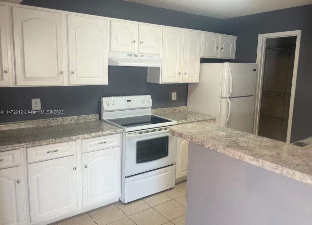Recently Sold: $265,000 (1 beds, 1 baths, 820 Square Feet)