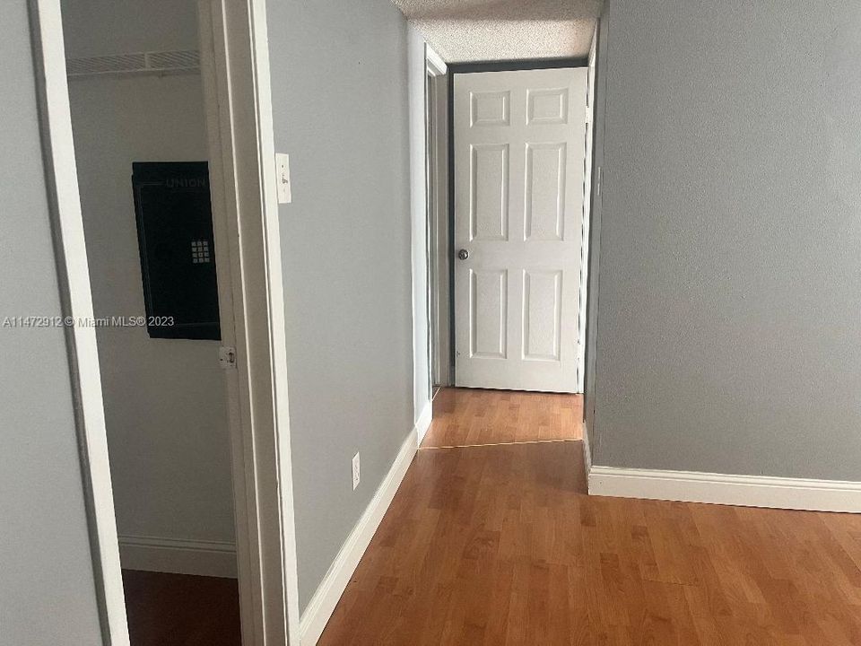 Recently Sold: $265,000 (1 beds, 1 baths, 820 Square Feet)