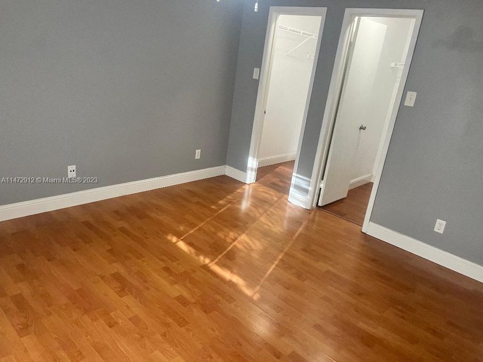 Recently Sold: $265,000 (1 beds, 1 baths, 820 Square Feet)