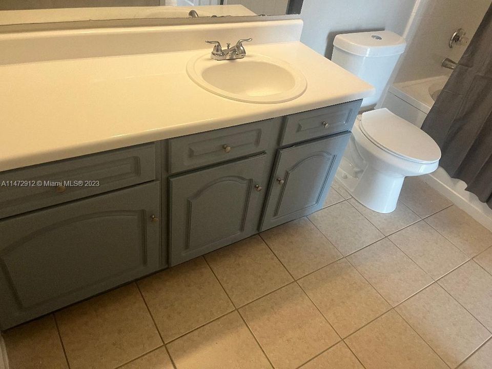 Recently Sold: $265,000 (1 beds, 1 baths, 820 Square Feet)