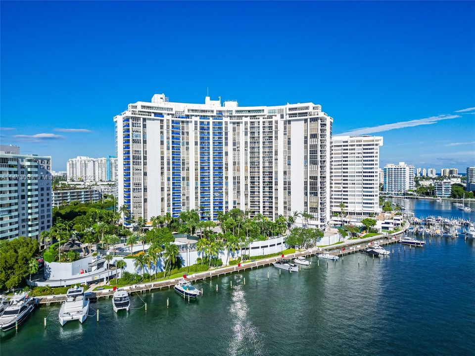 Недавно продано: $1,500,000 (2 спален, 2 ванн, 1477 Квадратных фут)