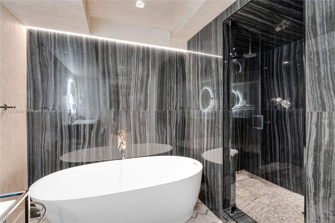 Недавно продано: $1,500,000 (2 спален, 2 ванн, 1477 Квадратных фут)