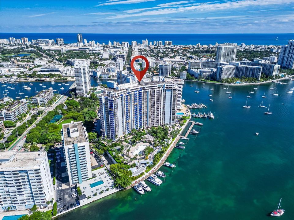 Недавно продано: $1,500,000 (2 спален, 2 ванн, 1477 Квадратных фут)