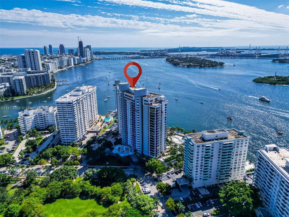 Недавно продано: $1,500,000 (2 спален, 2 ванн, 1477 Квадратных фут)