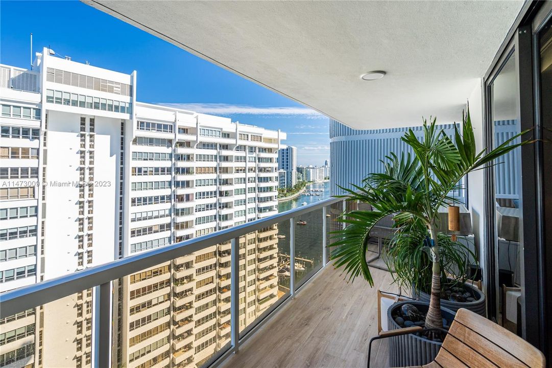 Недавно продано: $1,500,000 (2 спален, 2 ванн, 1477 Квадратных фут)