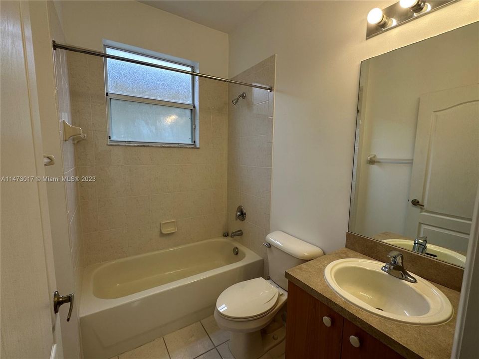 最近租的: $3,500 (7 贝兹, 3 浴室, 2726 平方英尺)