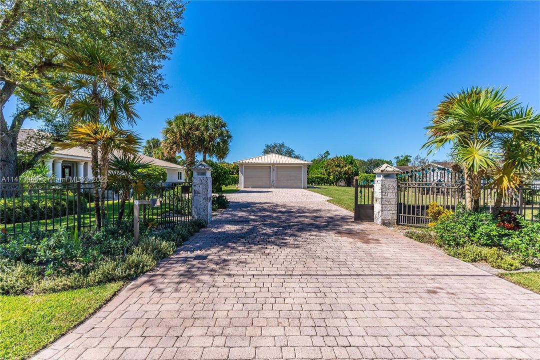 Recently Sold: $1,083,000 (4 beds, 2 baths, 2576 Square Feet)