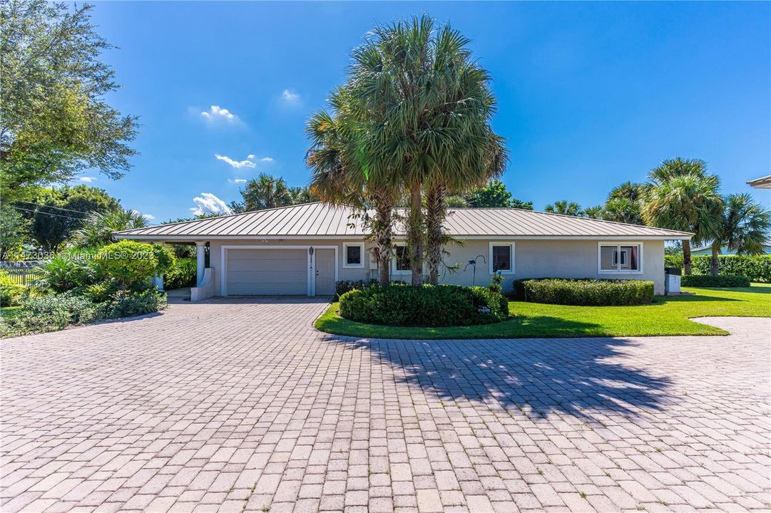 Recently Sold: $1,083,000 (4 beds, 2 baths, 2576 Square Feet)