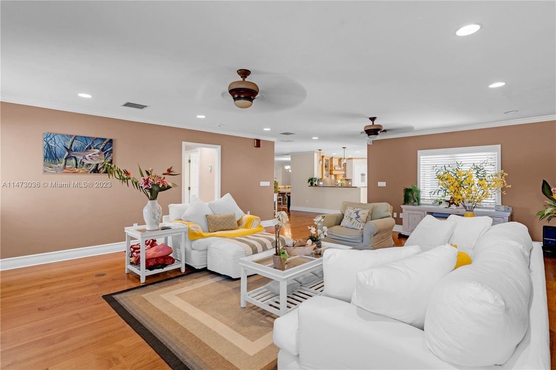 Recently Sold: $1,083,000 (4 beds, 2 baths, 2576 Square Feet)