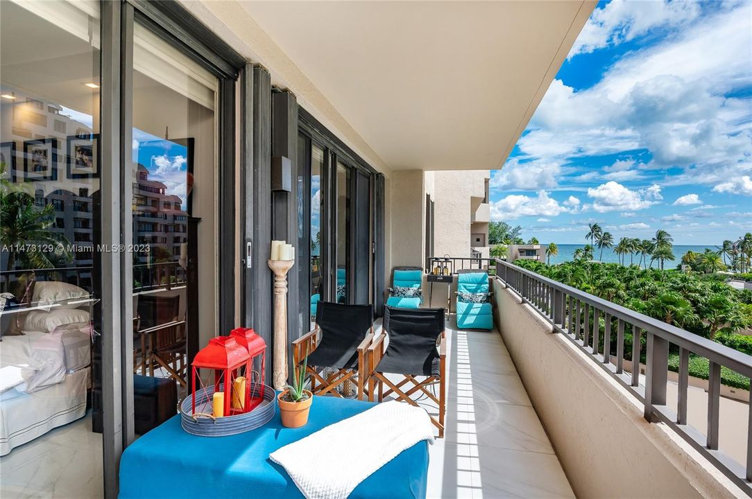 For Sale: $1,595,000 (2 beds, 2 baths, 1532 Square Feet)