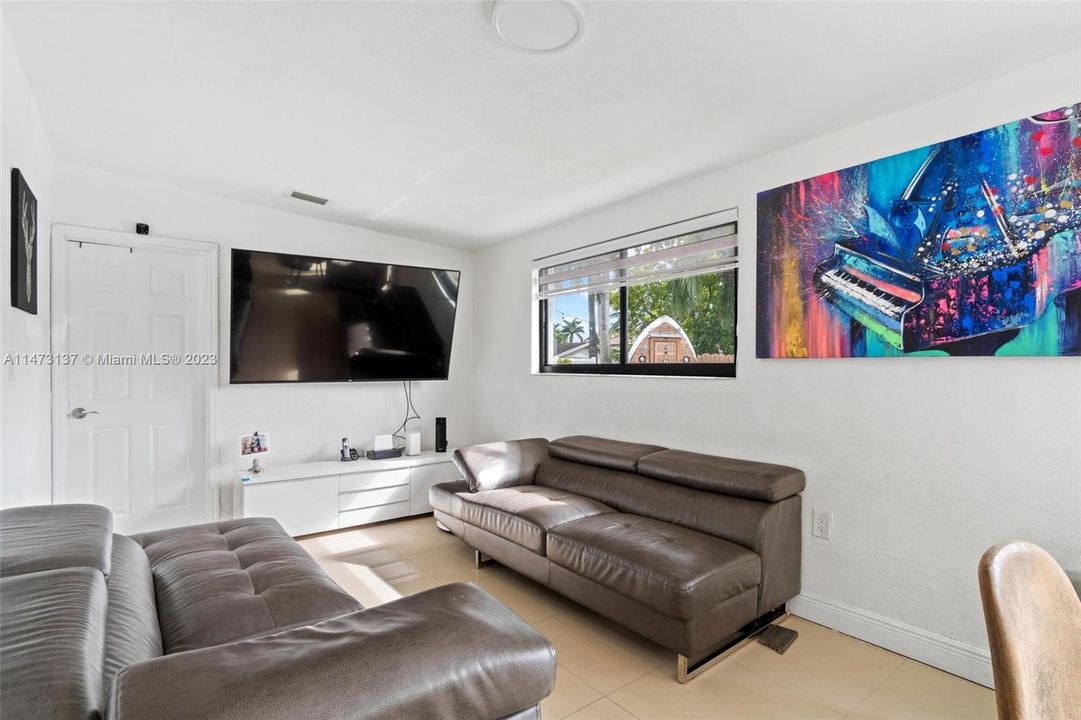 Active With Contract: $1,199,000 (3 beds, 2 baths, 0 Square Feet)