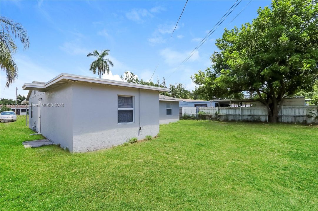 Recently Rented: $2,645 (0 beds, 1 baths, 1118 Square Feet)