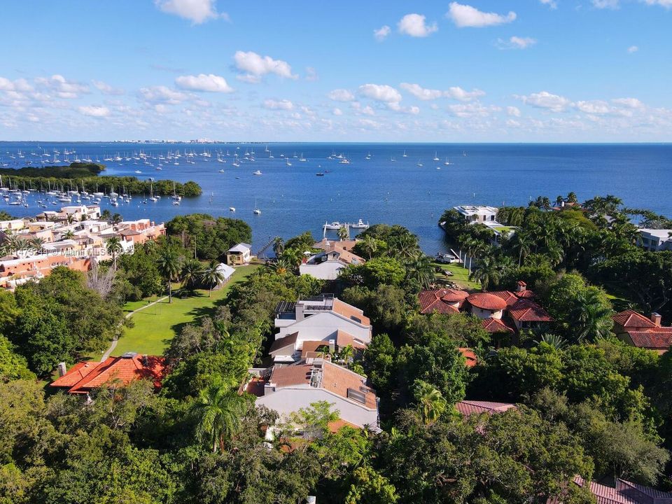 Recently Sold: $4,475,000 (3 beds, 2 baths, 3097 Square Feet)