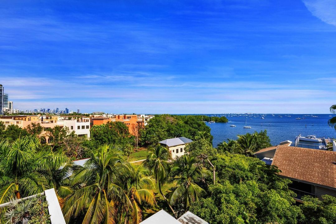 Recently Sold: $4,475,000 (3 beds, 2 baths, 3097 Square Feet)