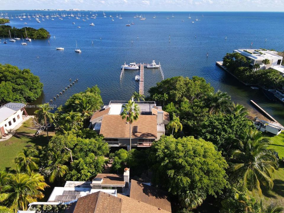 Recently Sold: $4,475,000 (3 beds, 2 baths, 3097 Square Feet)