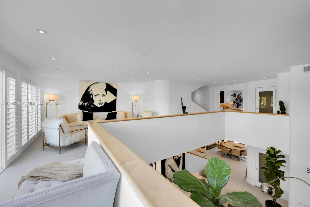 Recently Sold: $4,475,000 (3 beds, 2 baths, 3097 Square Feet)