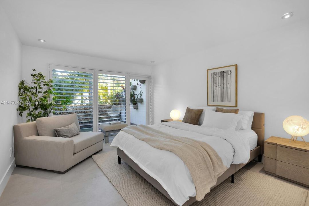 Recently Sold: $4,475,000 (3 beds, 2 baths, 3097 Square Feet)